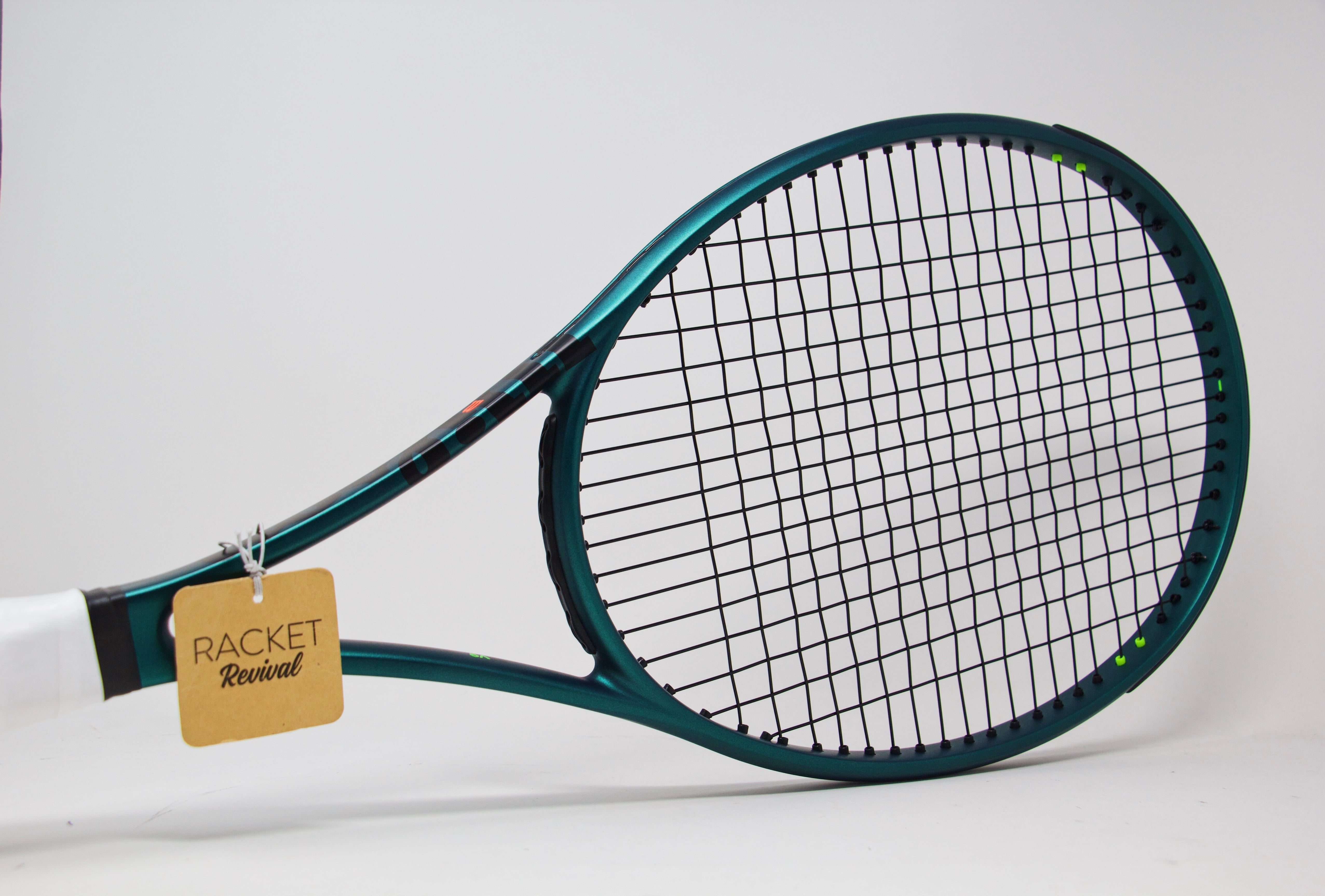 Wilson Blade 98 V9 (2024) Refurbished Tennis Racket