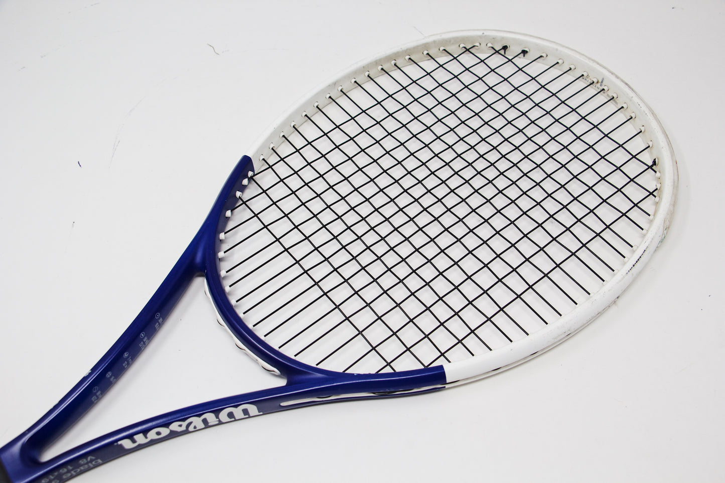 Wilson US Open Blade 98 (16x19) v8 (2023) Refurbished Tennis Racket