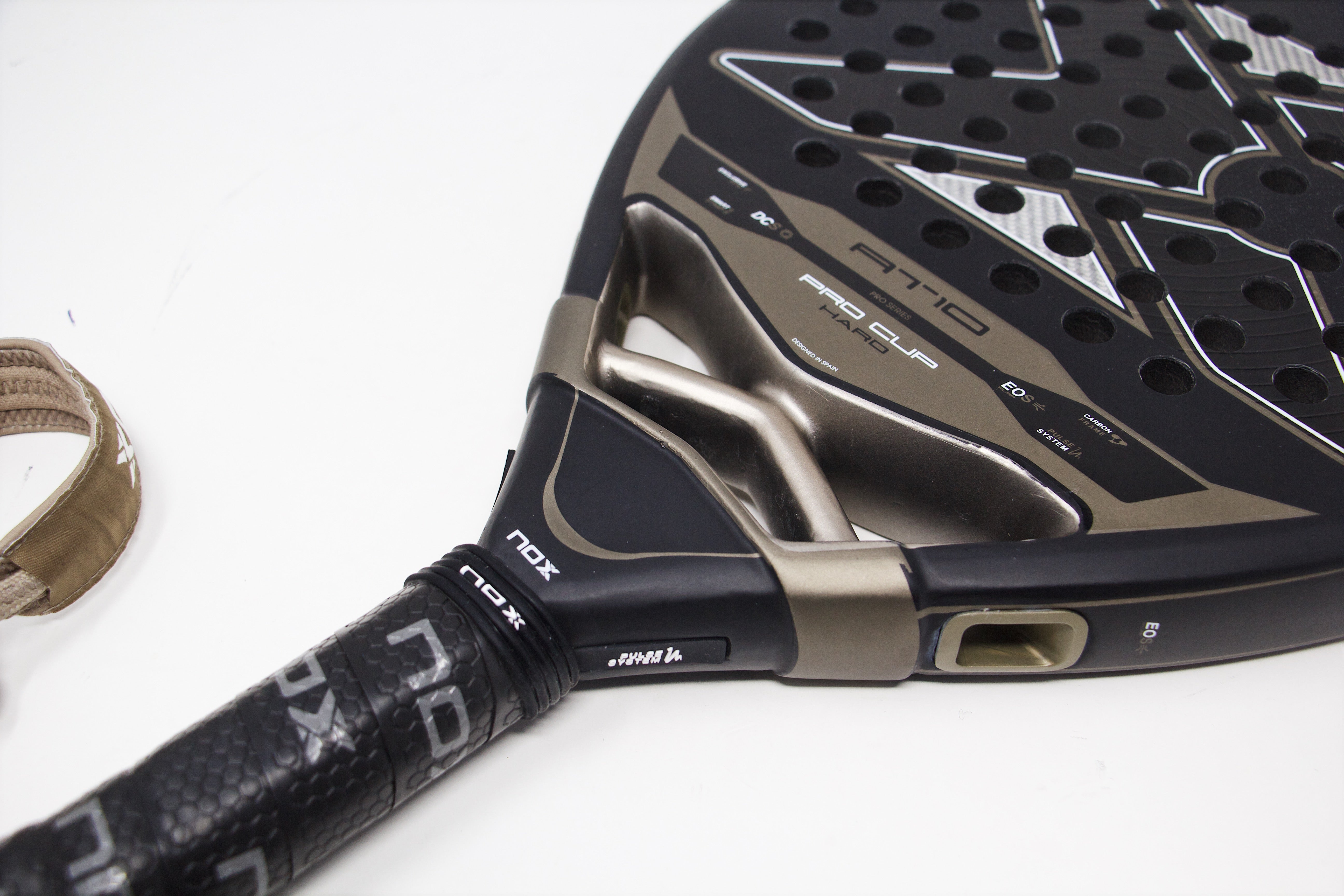 Nox AT10 Pro Cup hard (2026) Refurbished Padel Racket