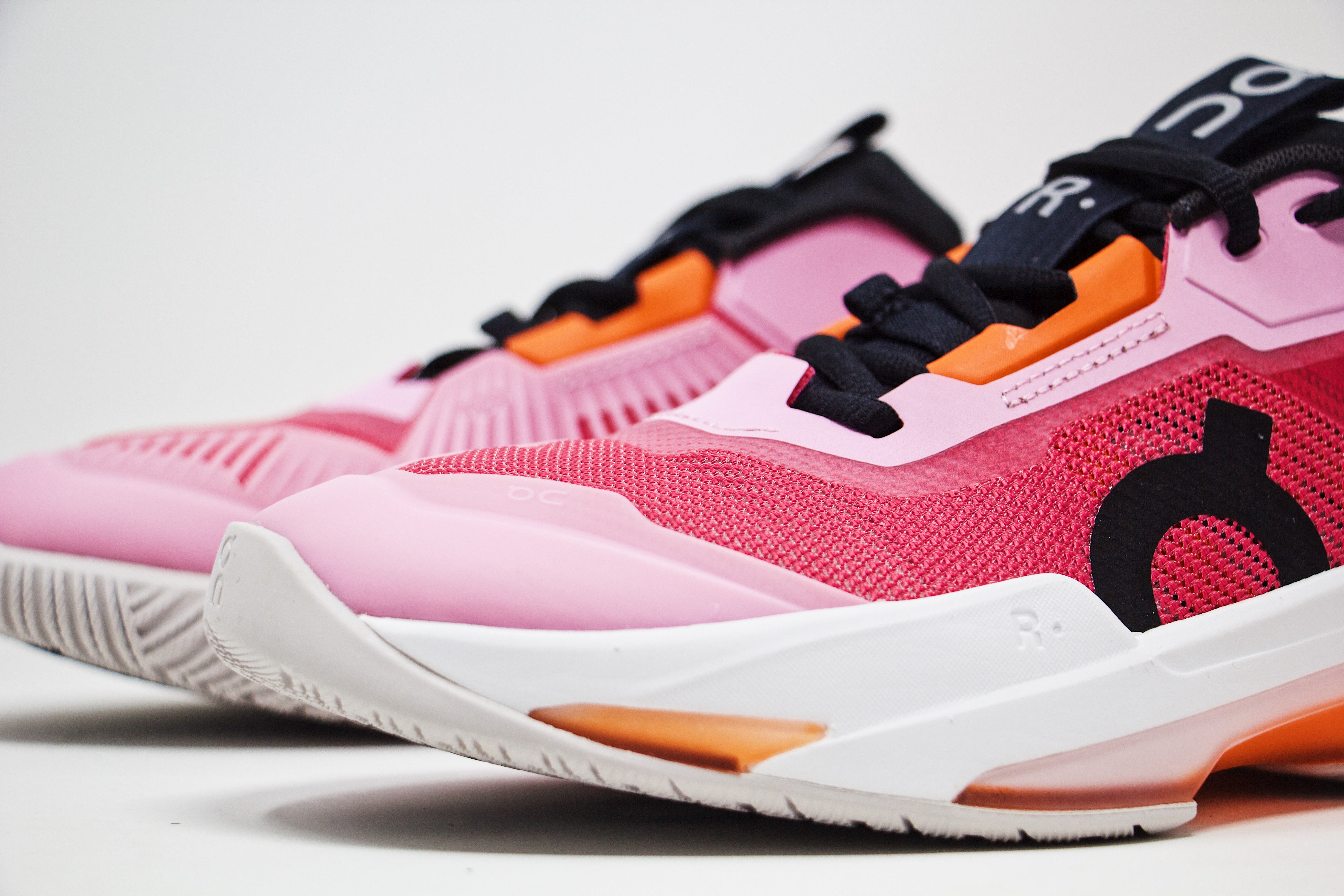 On THE ROGER Pro Fire Womens Tennis Shoes