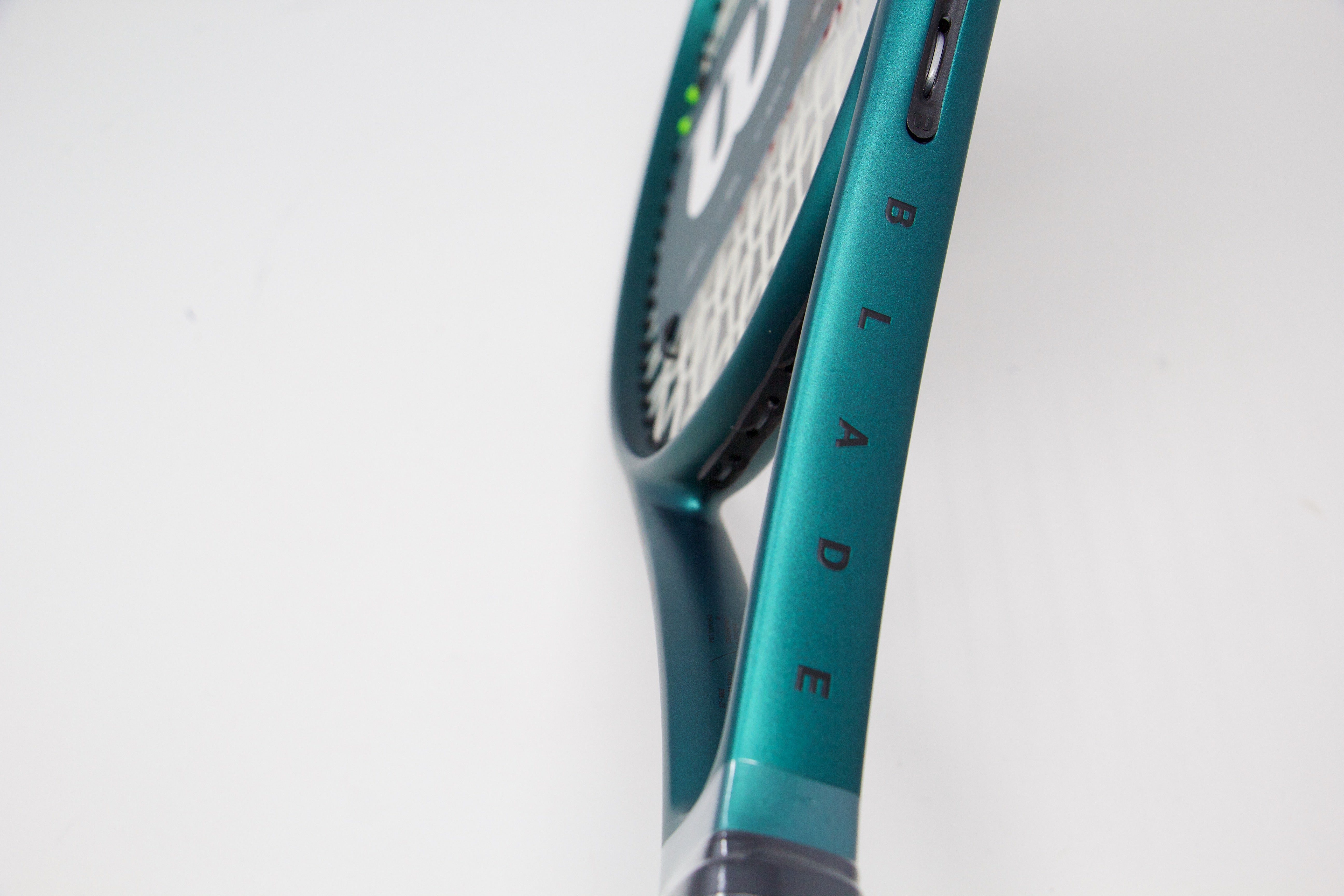 Wilson Blade 25 v9 (2024) Junior Tennis Racket