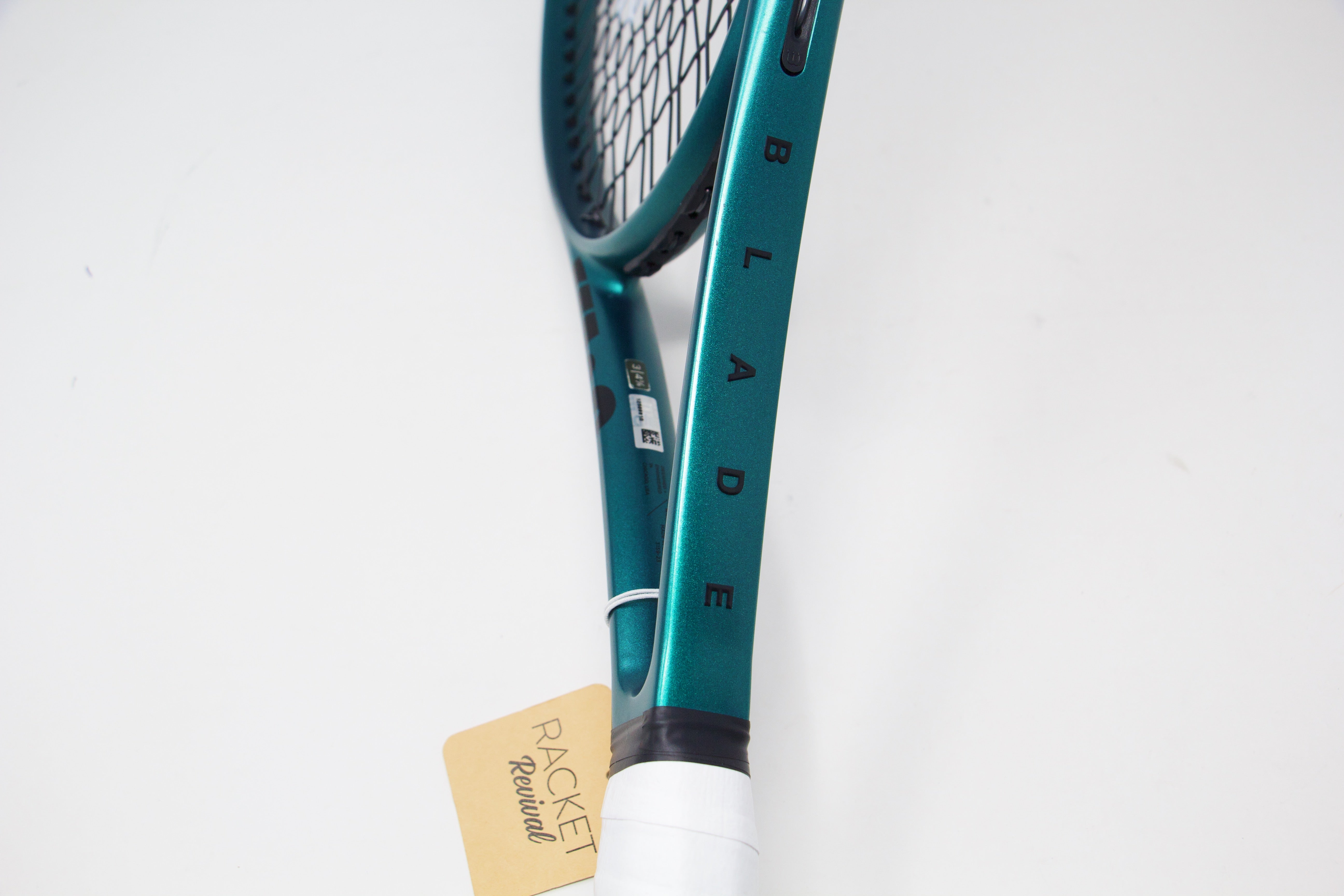 Wilson Blade 100 V9 (2024) Refurbished Tennis Racket