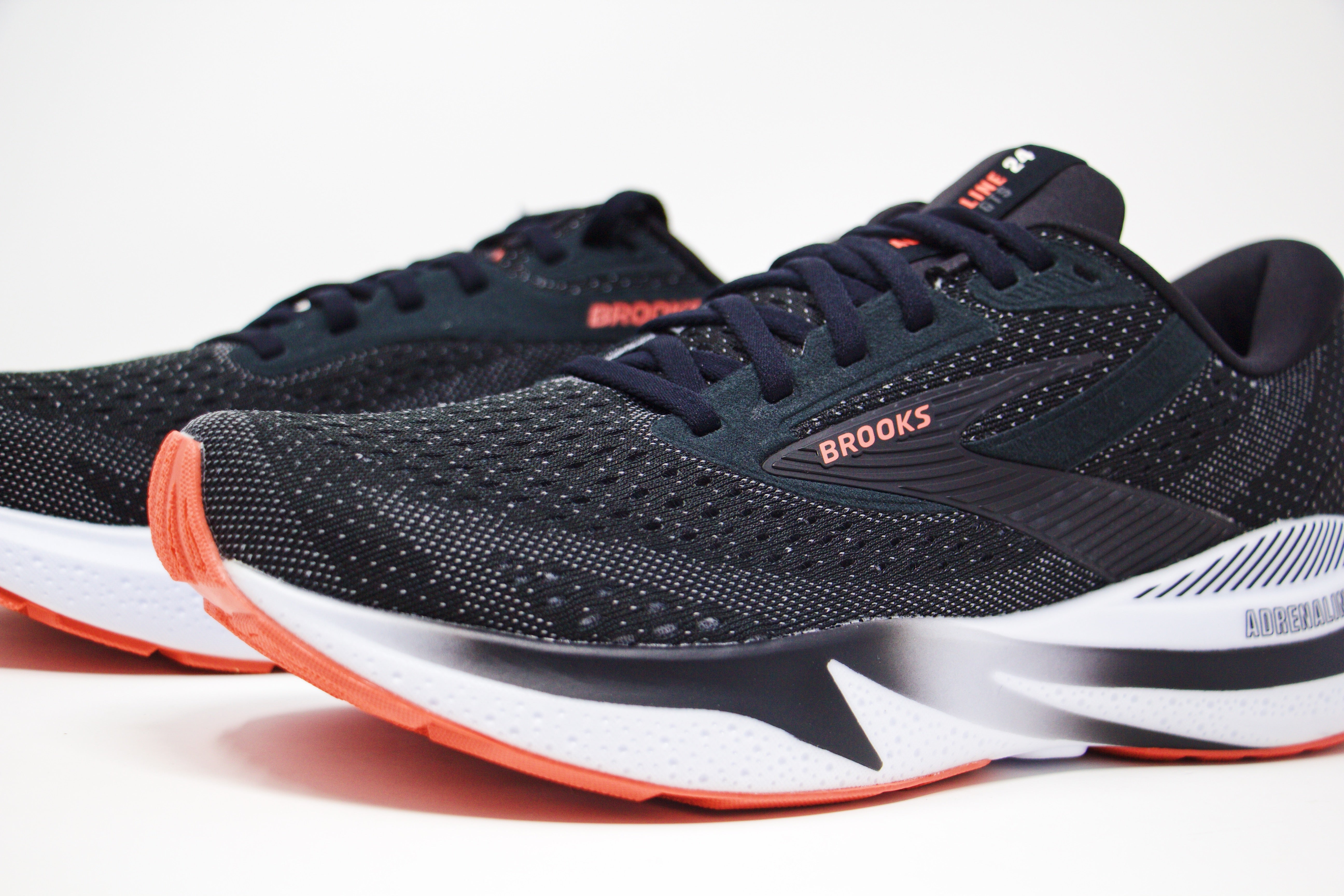 Brooks Adrenaline GTS 24 Mens Running Shoe