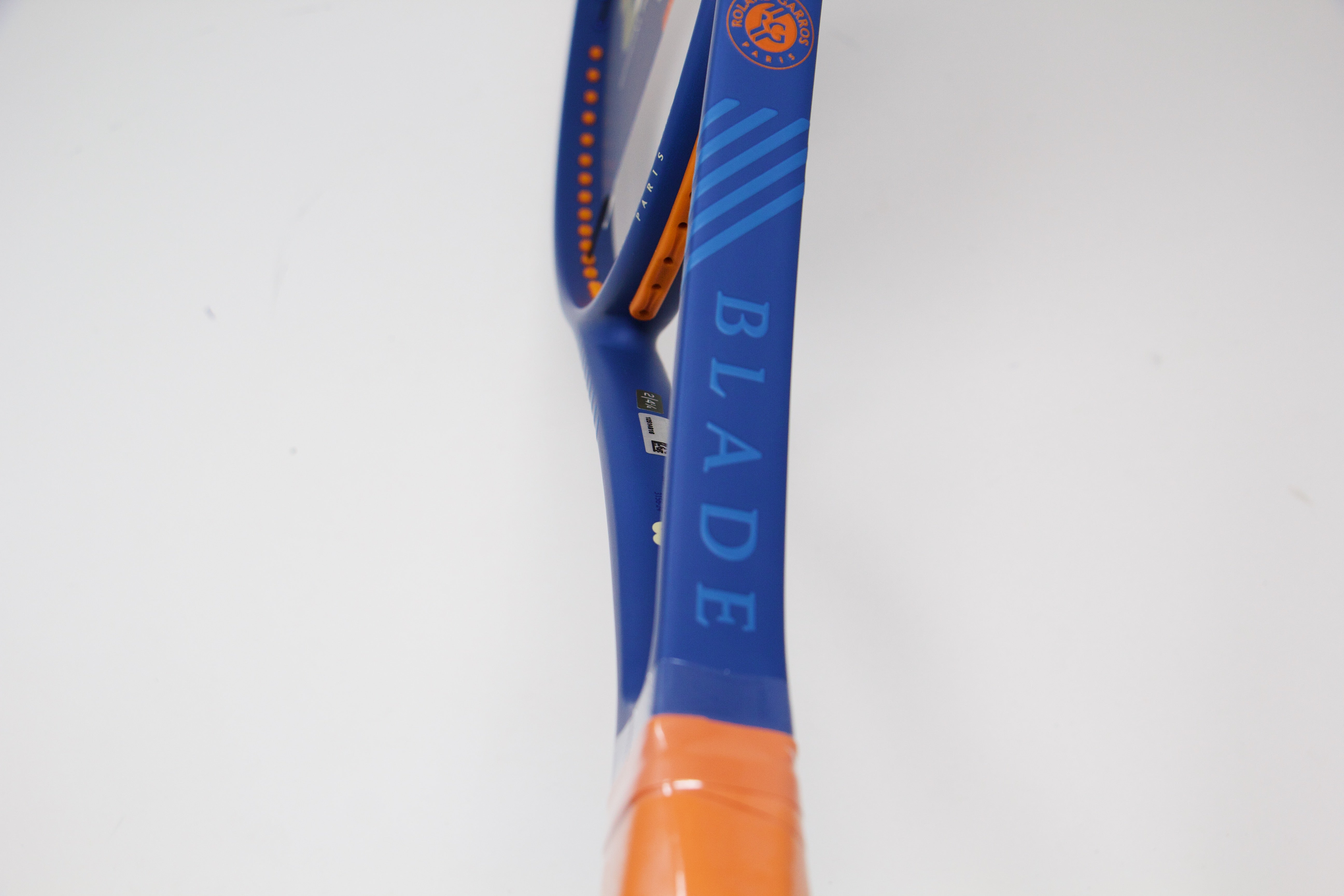 Wilson Roland-Garros Blade 98 (16x19) v9 2024 Tennis Racket