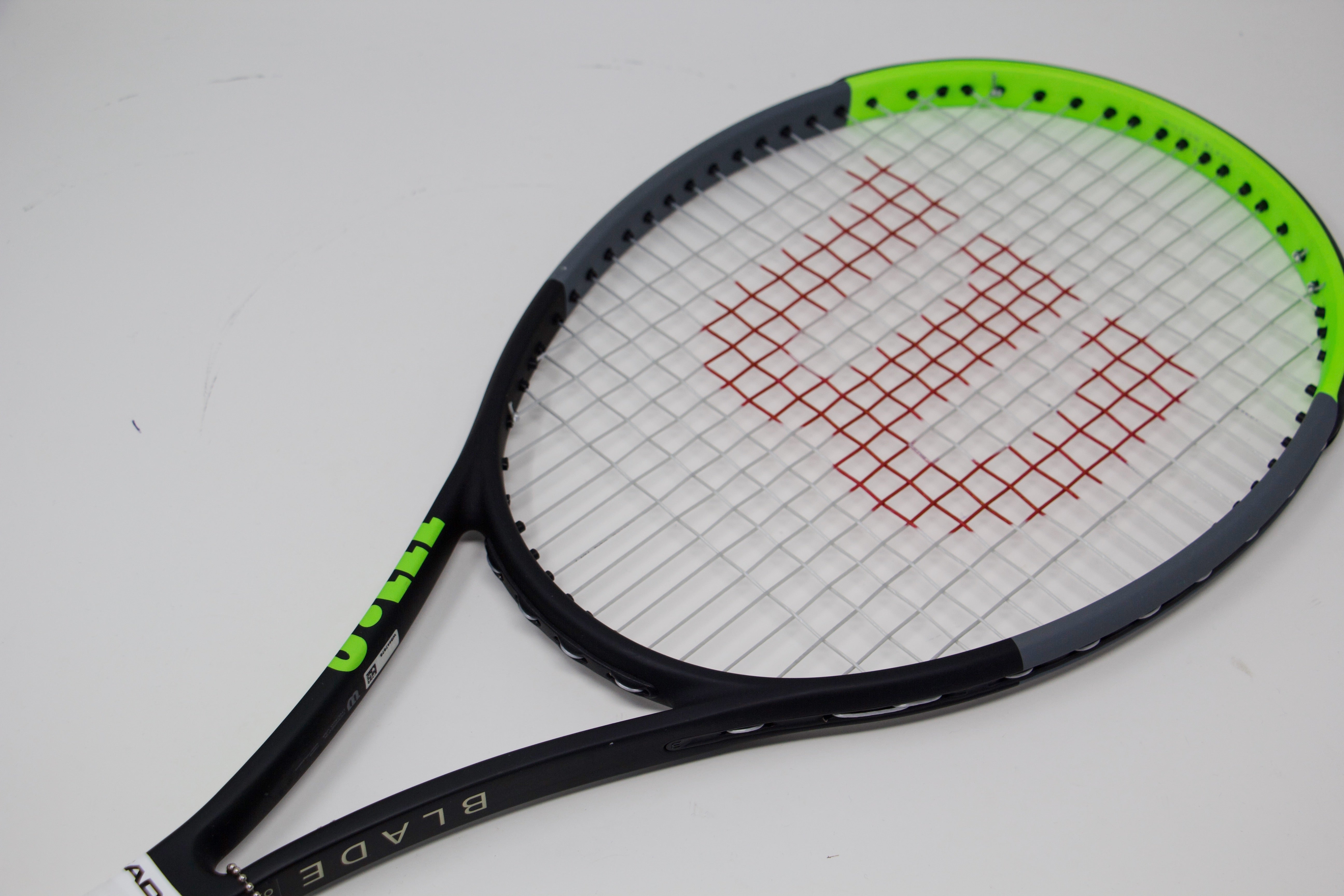 Wilson Blade 98 v7 (16x19) Refurbished Tennis Racket