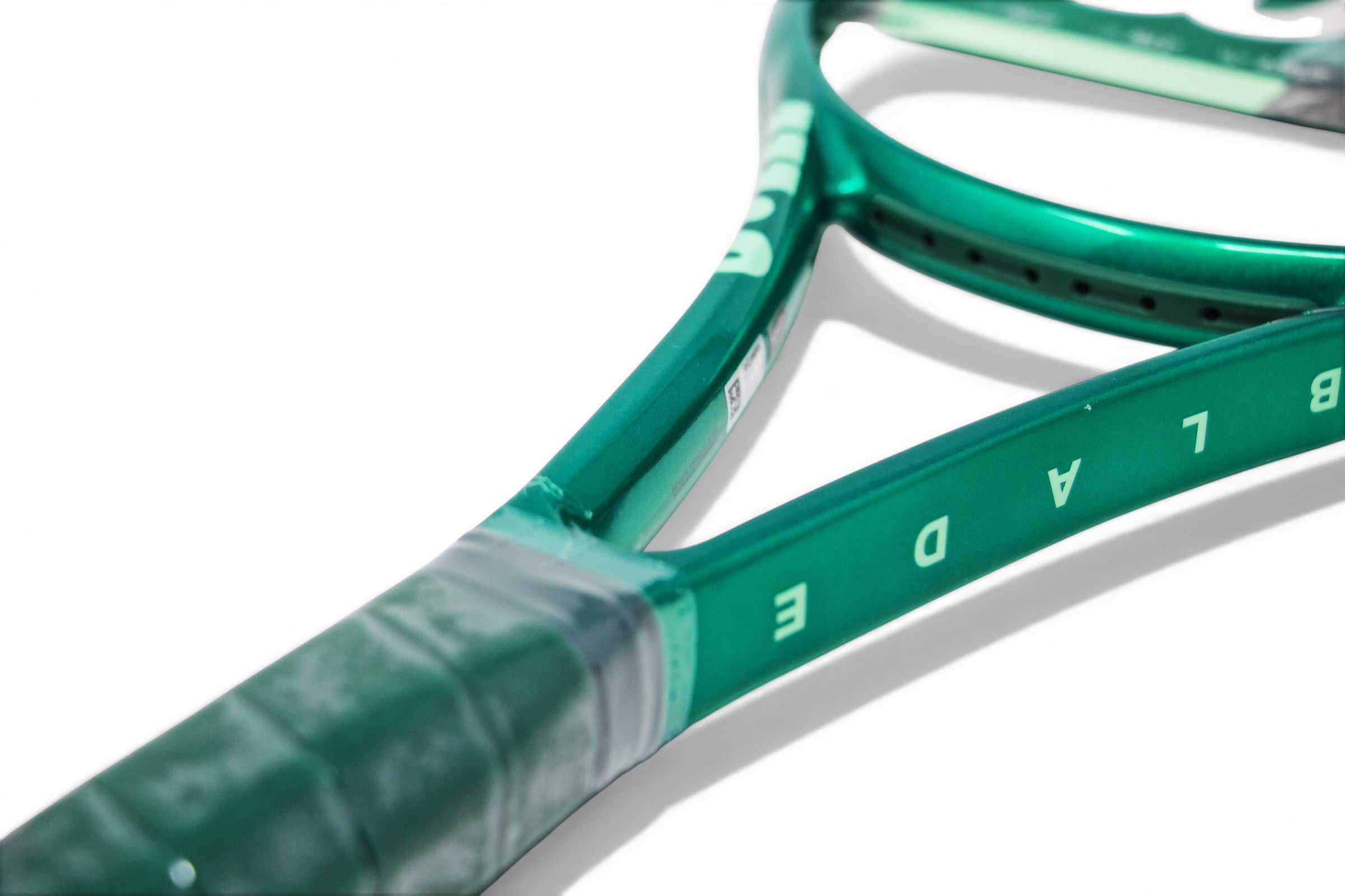 Wilson Blade 104 V10 (2026) Tennis Racket