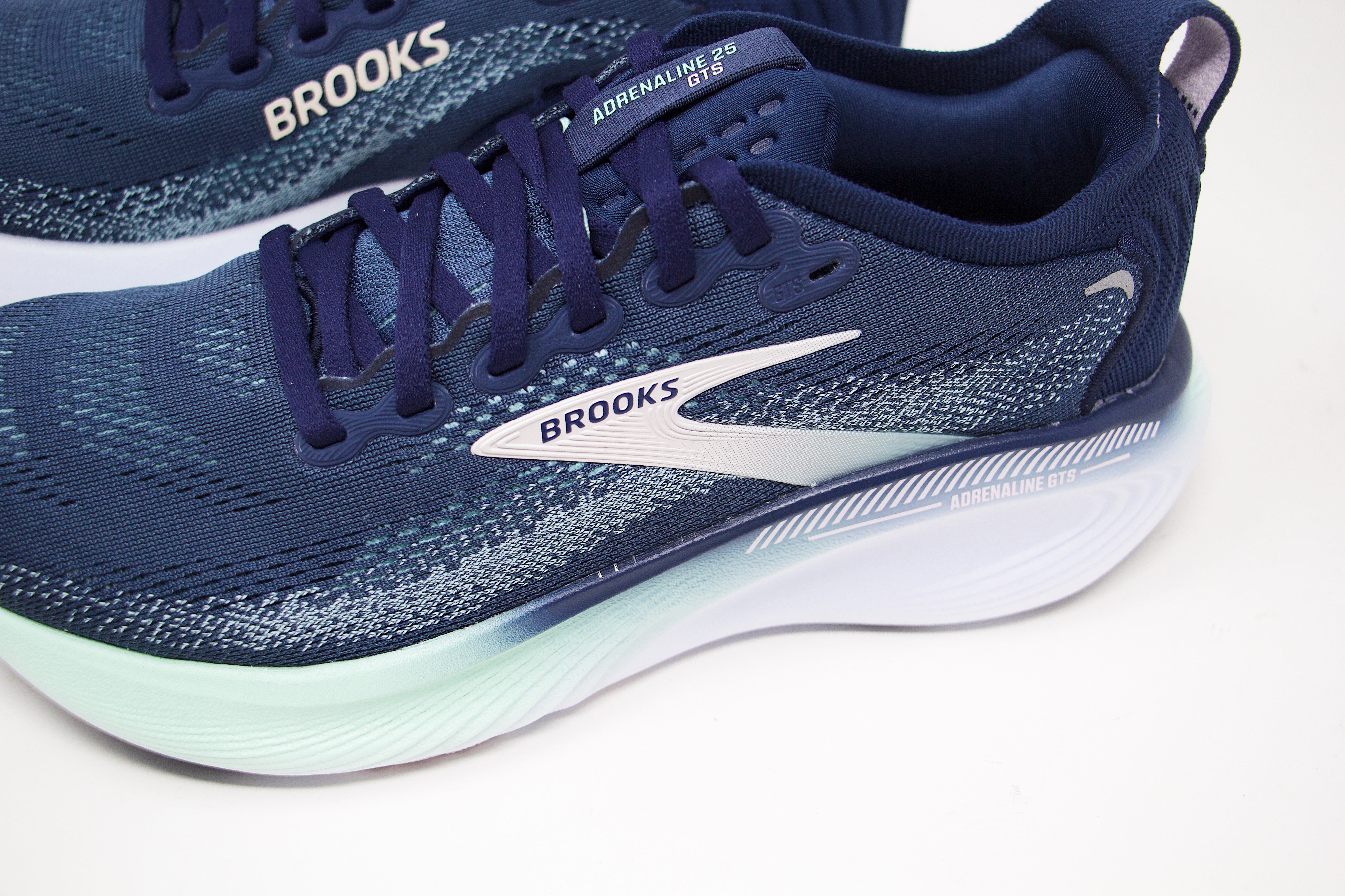 Brooks Adrenaline GTS 25 Womens Running Shoe