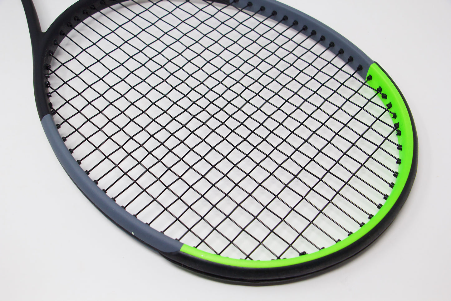 Wilson Blade 98 v7 (18x20) Refurbished Tennis Racket