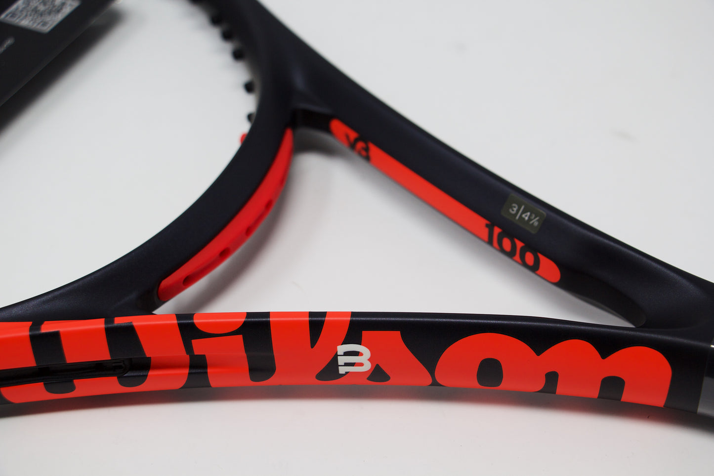 Wilson Clash 100 v3 (2025) Tennis Racket