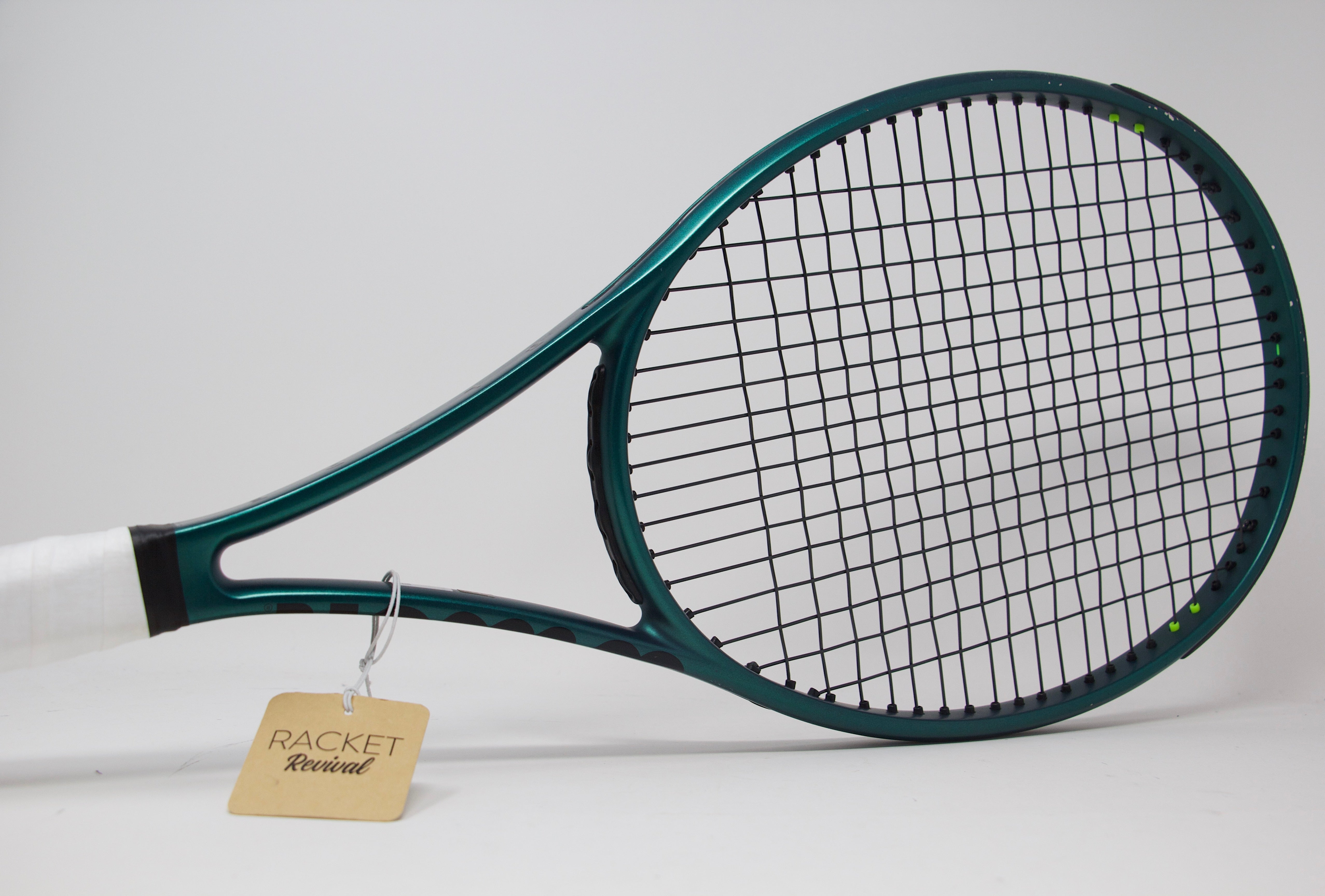 Wilson Blade 98 V9 (2024) Refurbished Tennis Racket