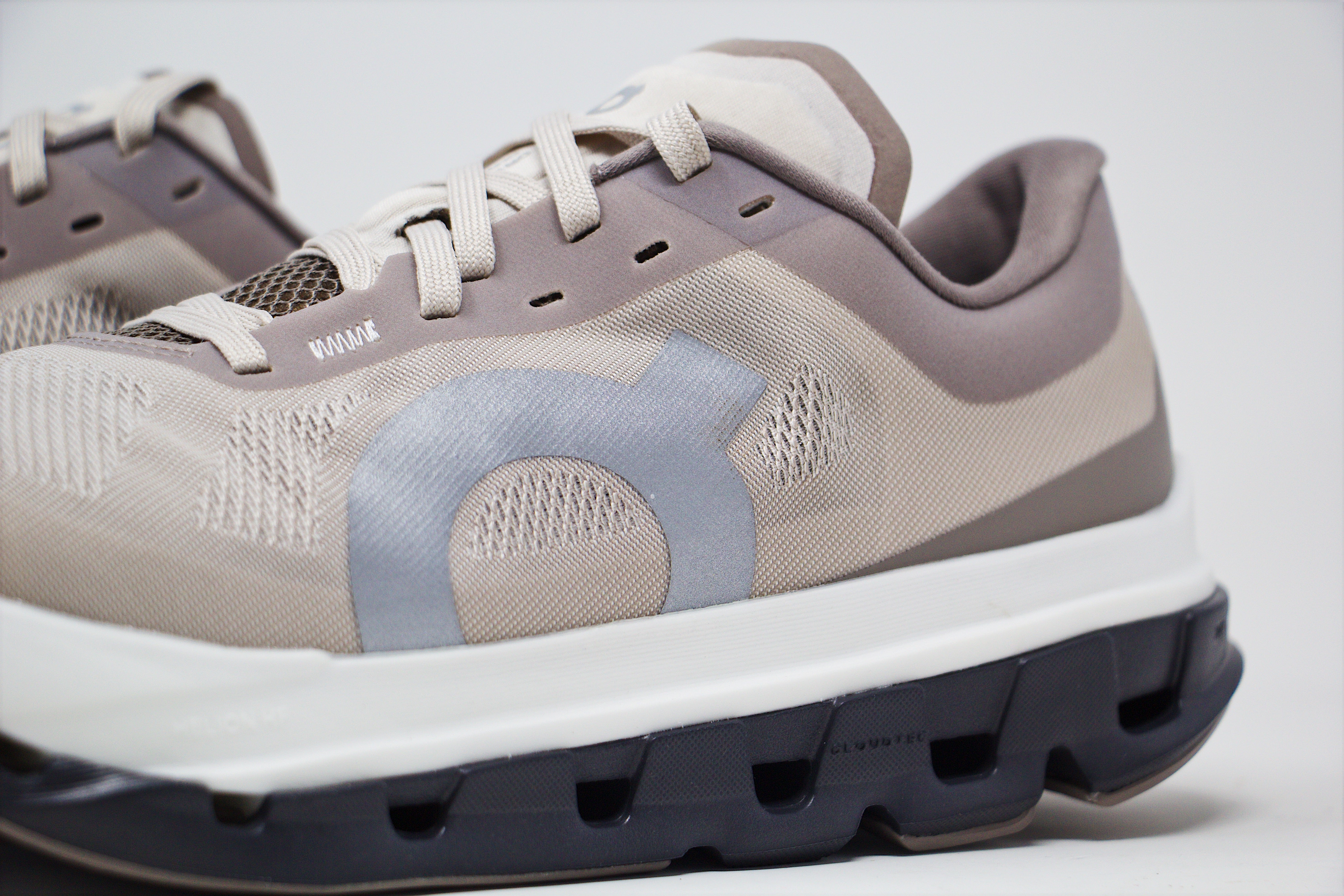 On Cloudflow 5 Womens Running Shoe