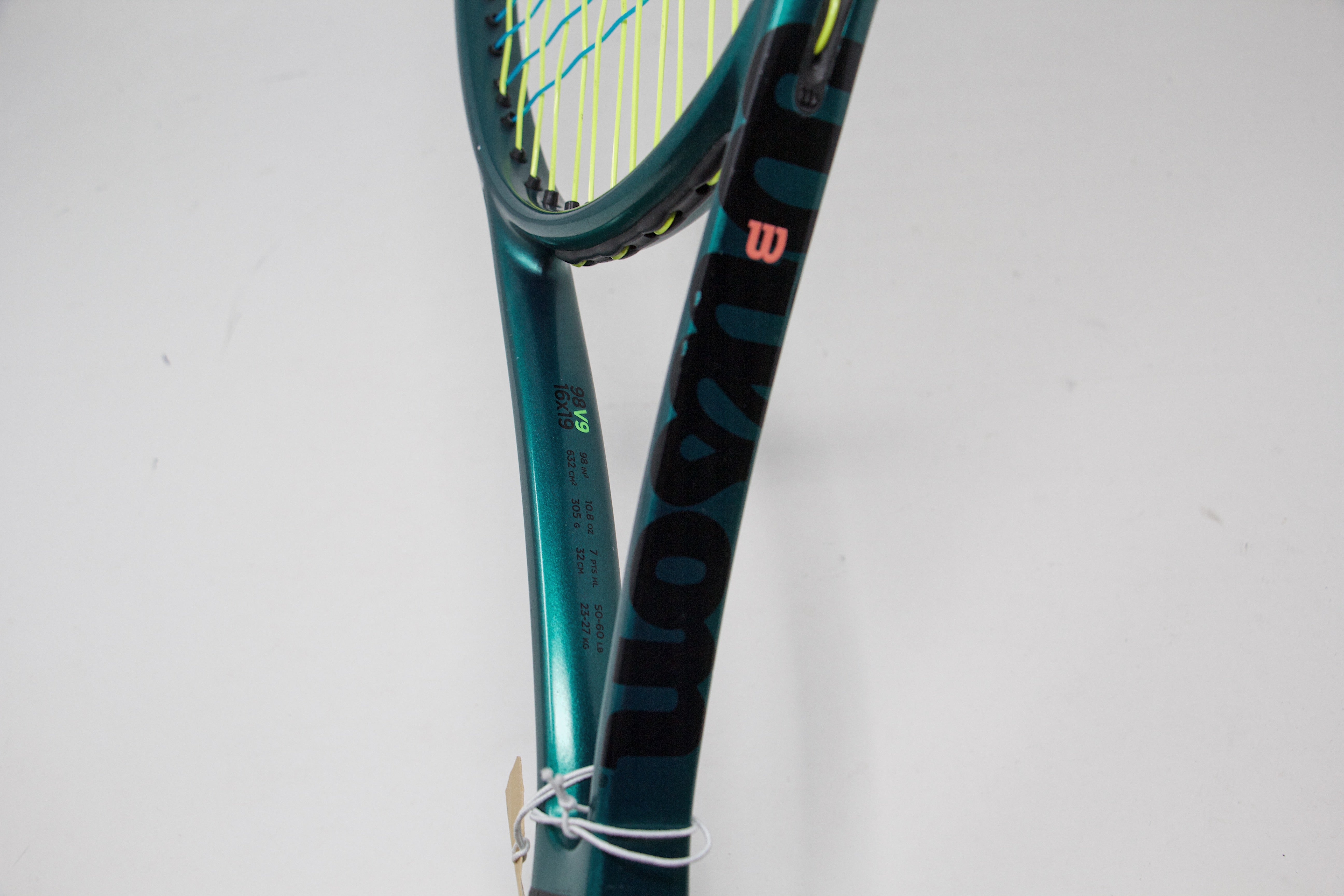 Wilson Blade 98 V9 (2024) Refurbished Tennis Racket