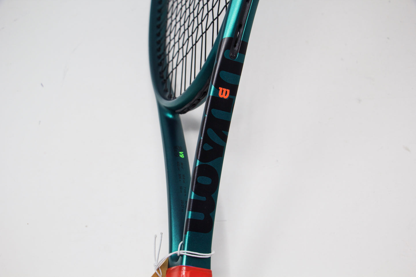 Wilson Blade 98 V9 (2024) Refurbished Tennis Racket