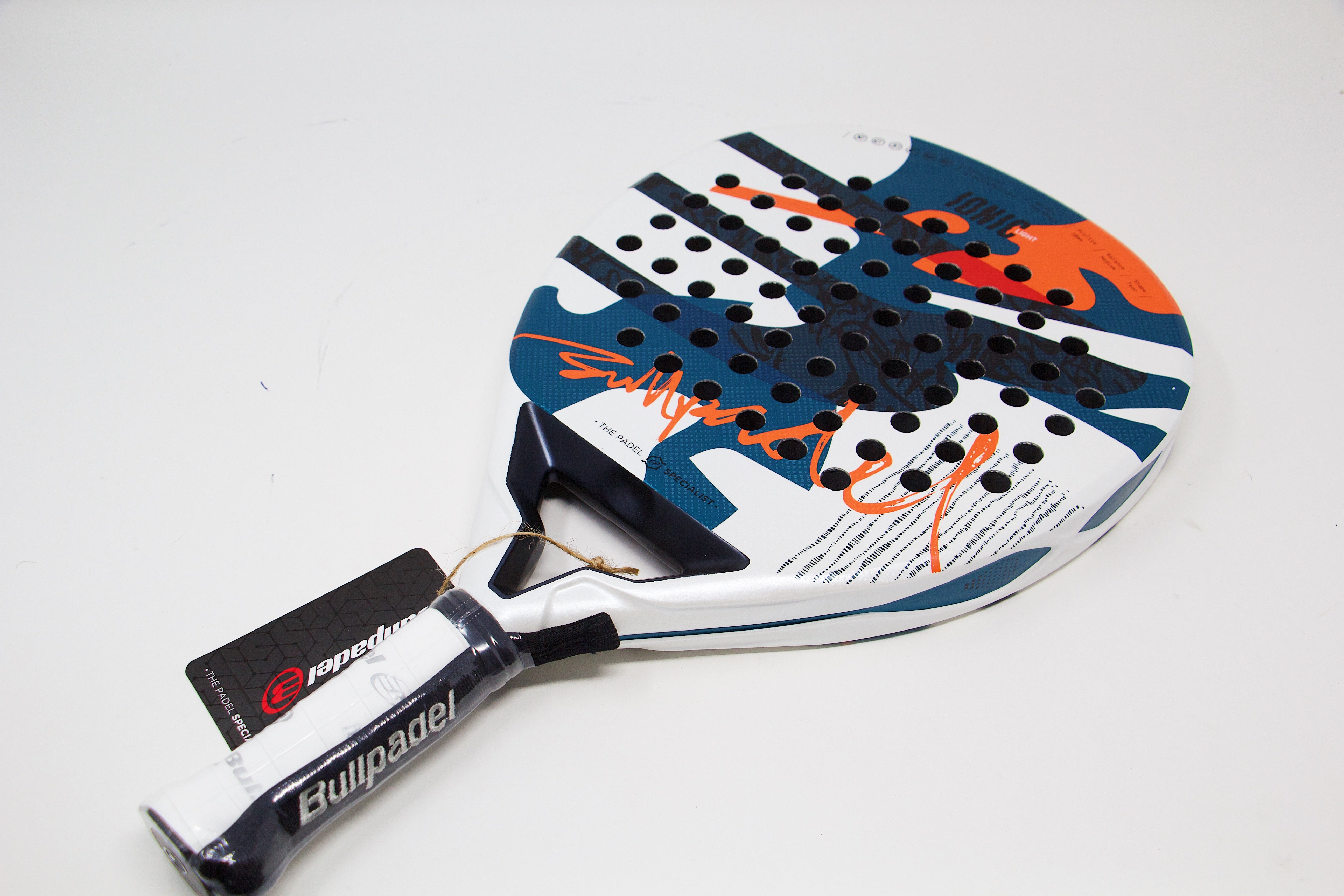 Bullpadel Ionic Light (2025)  Padel Racket