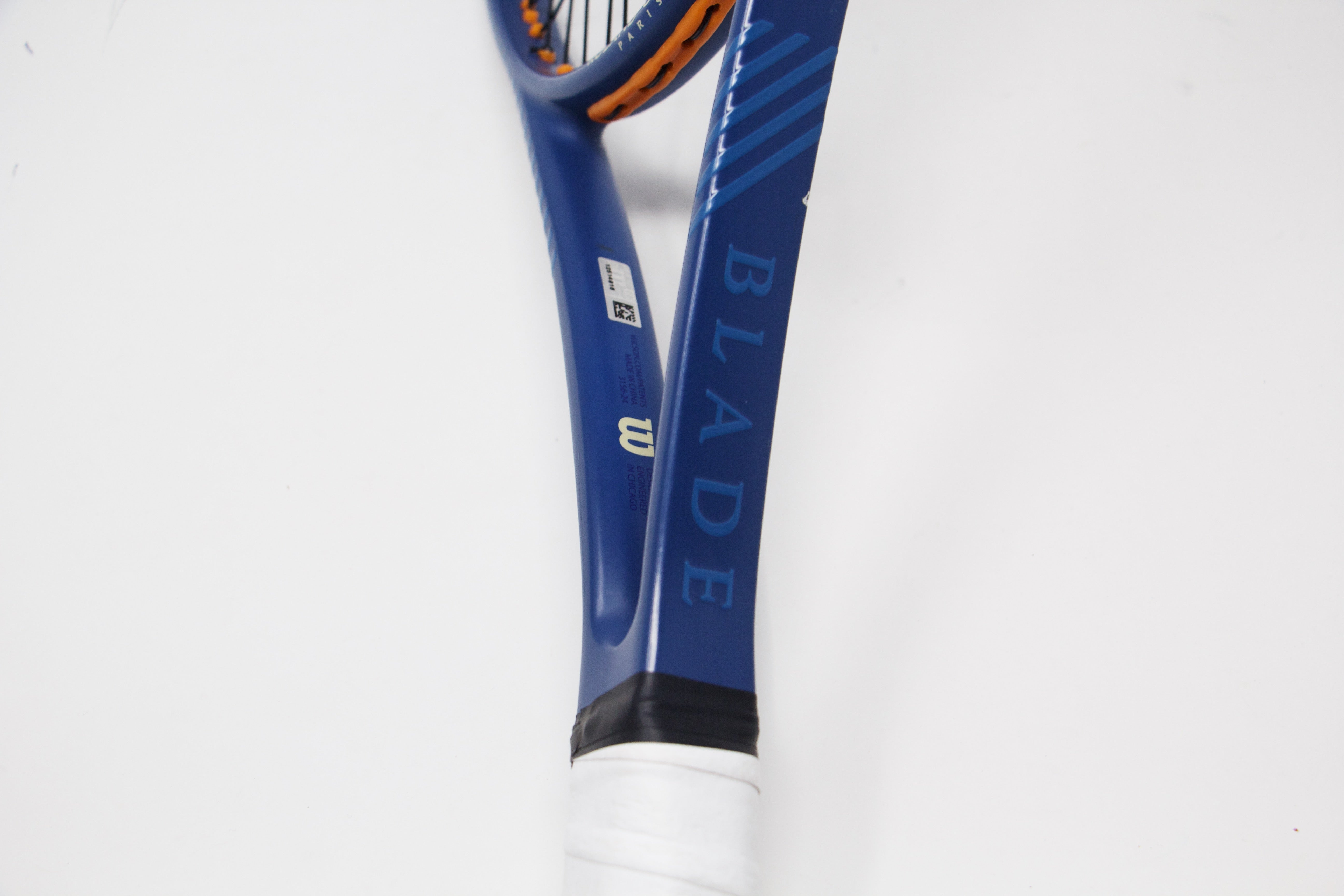 Wilson Roland Garros Blade 98 (16x19) v9 Refurbished Tennis Racket