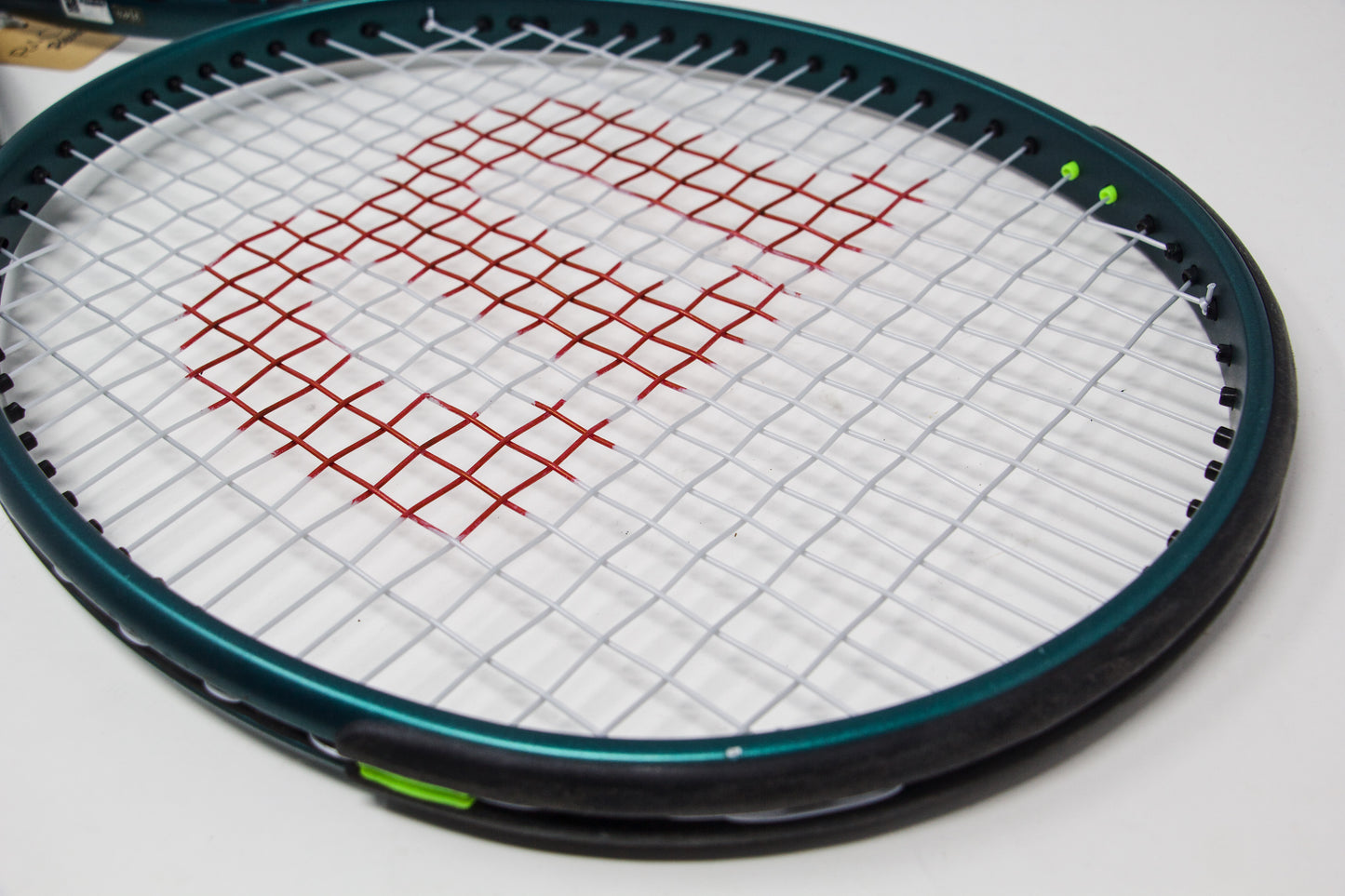 Wilson Blade 104 V9 (2024) Refurbished Tennis Racket