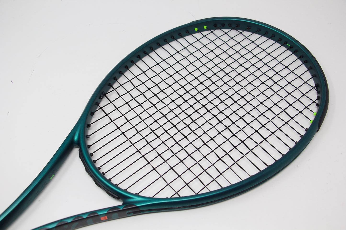 Wilson Blade 98 V9 (2024) Refurbished Tennis Racket