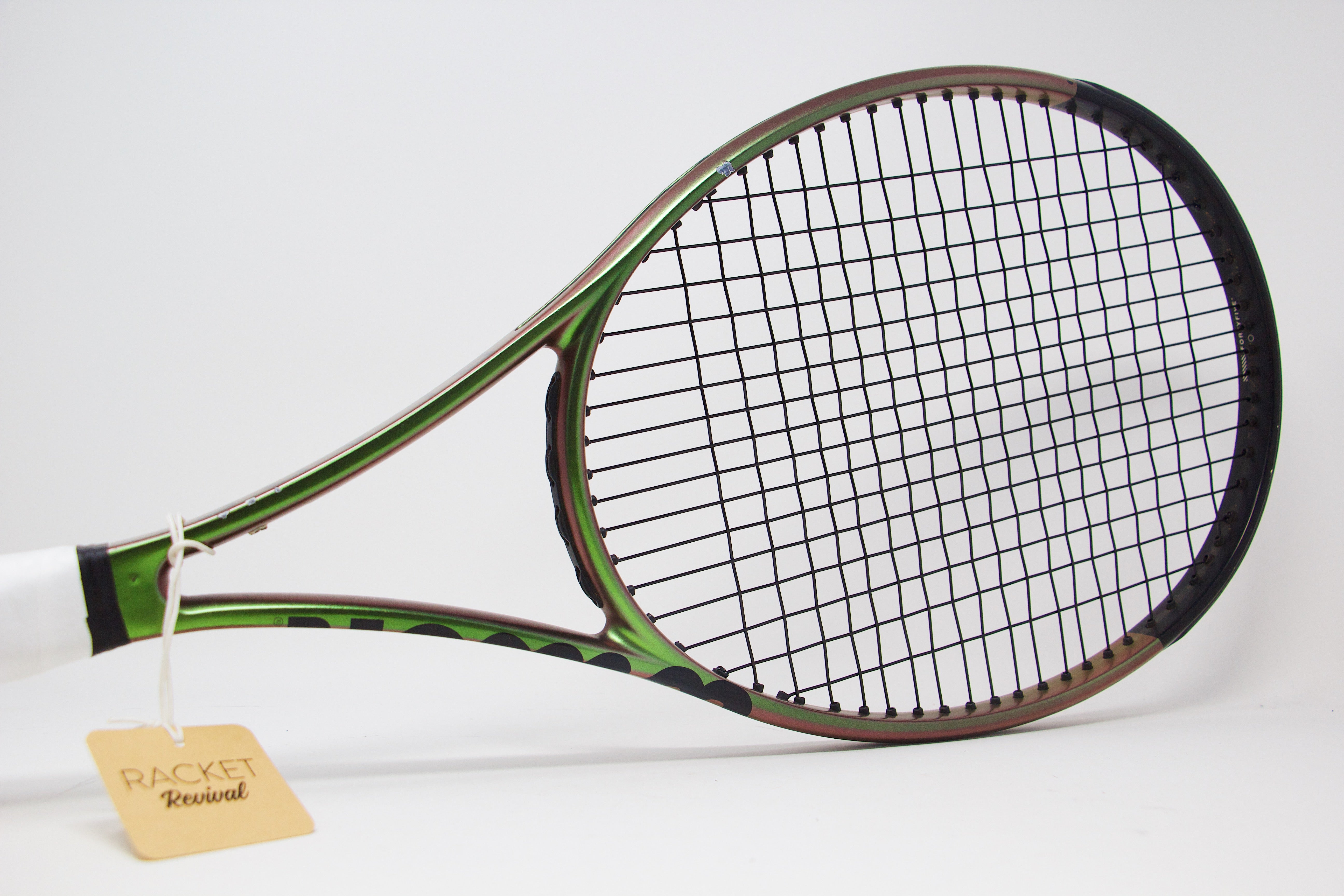 Wilson Blade 98 16x19 V8 Refurbished Tennis Racket