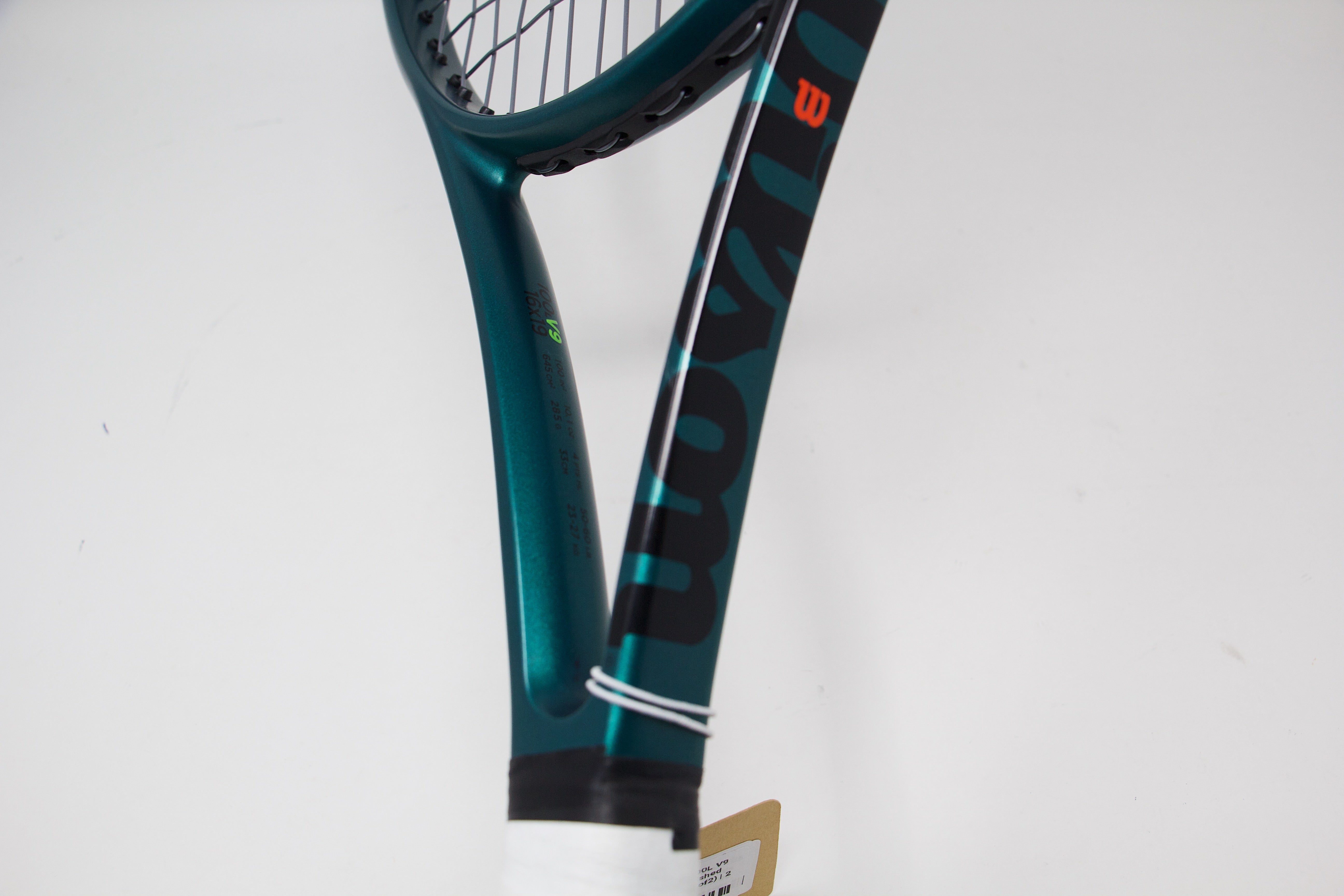 Wilson Blade 100L V9 (2024) Refurbished Tennis Racket