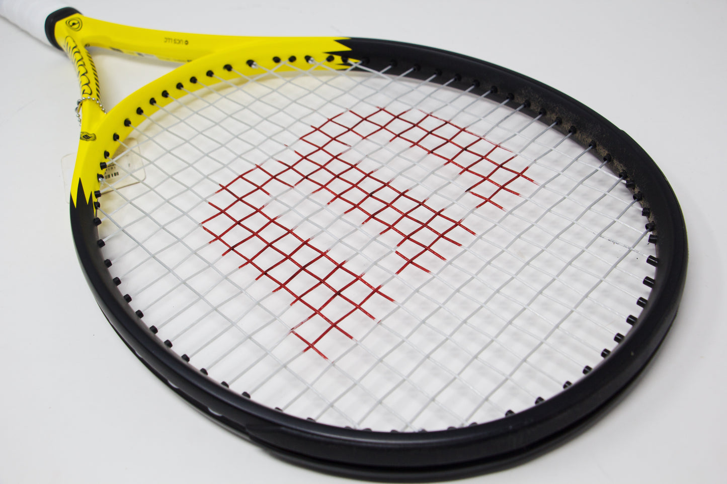 Wilson Clash 100 v2 Minions (Limited Edition) Refurbished Tennis Racket