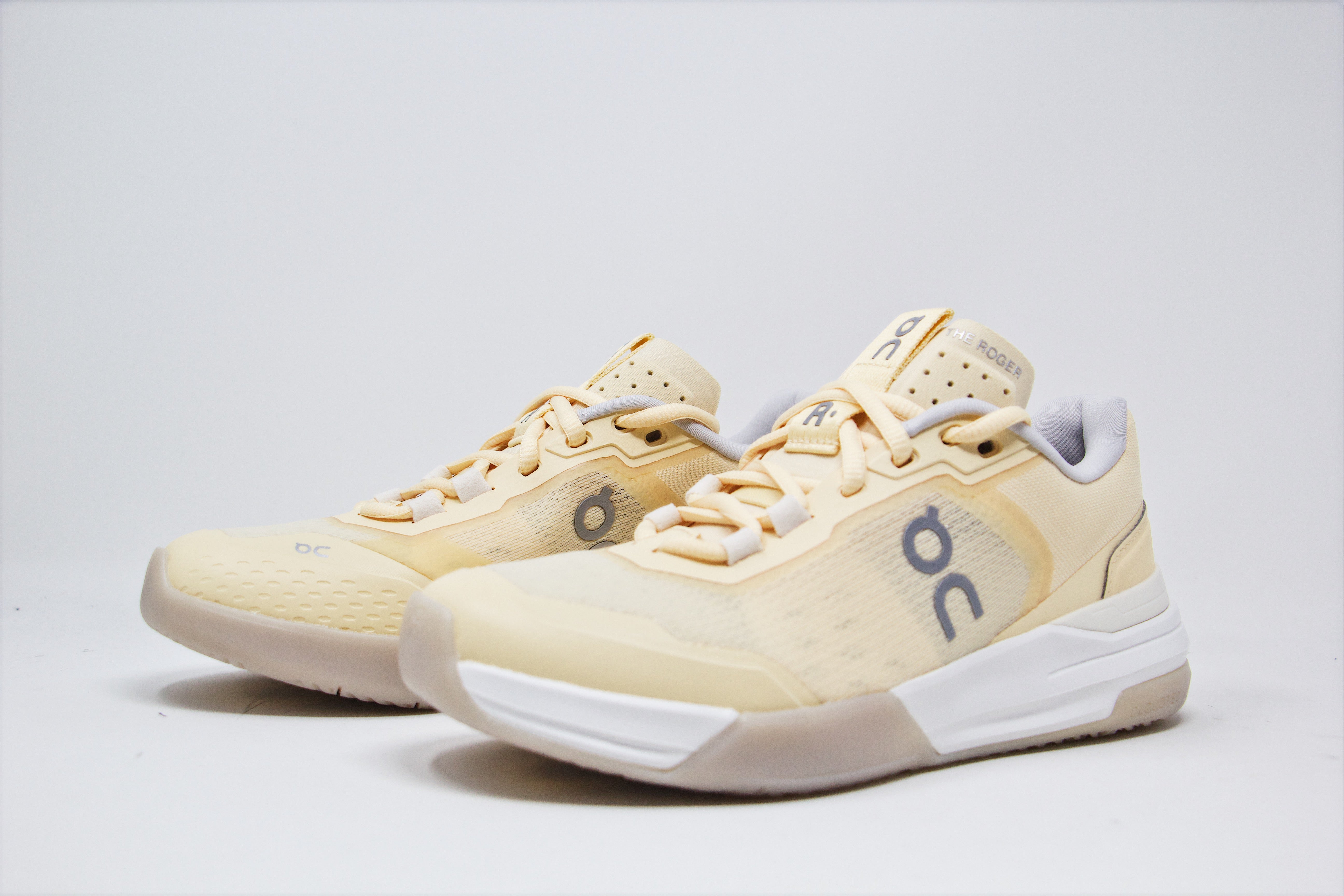 On The Roger Advantage Pro Womens All Court Tennis Shoe