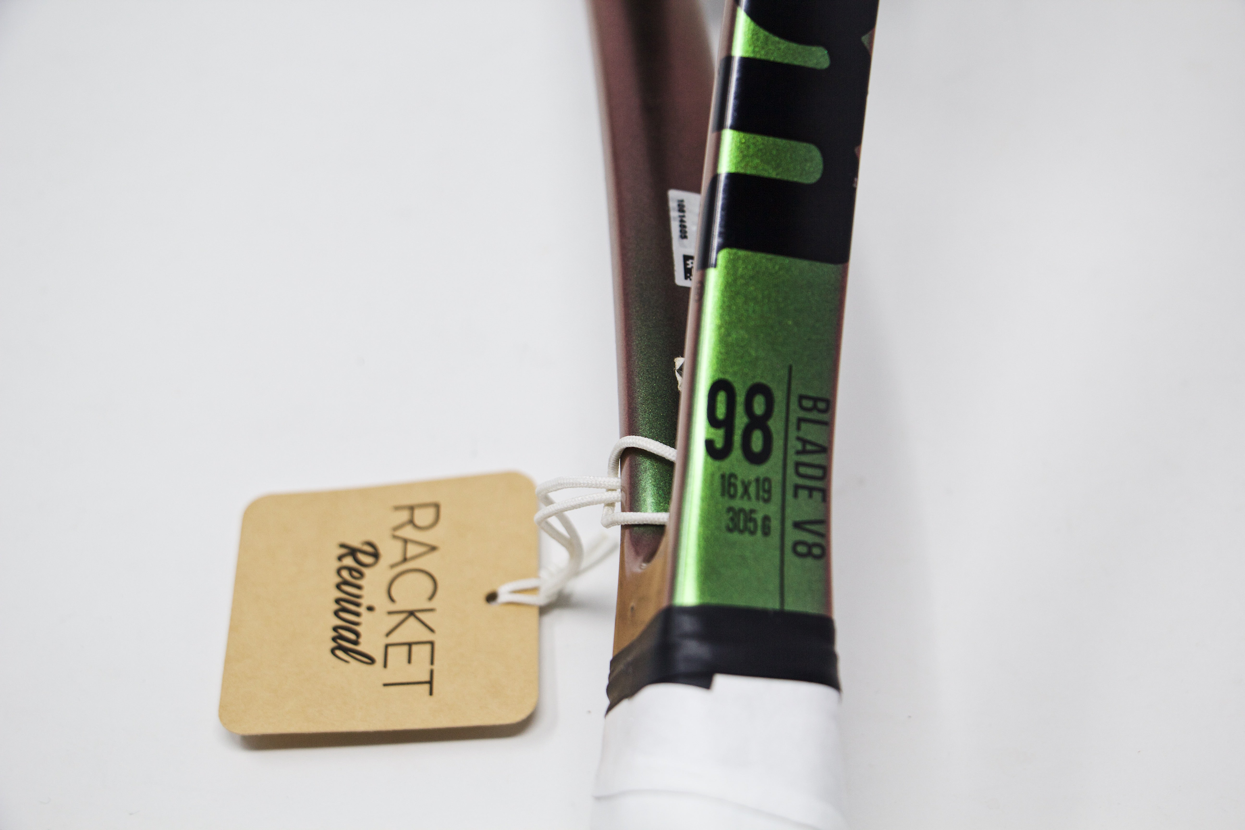 Wilson Blade 98 16x19 V8 Refurbished Tennis Racket