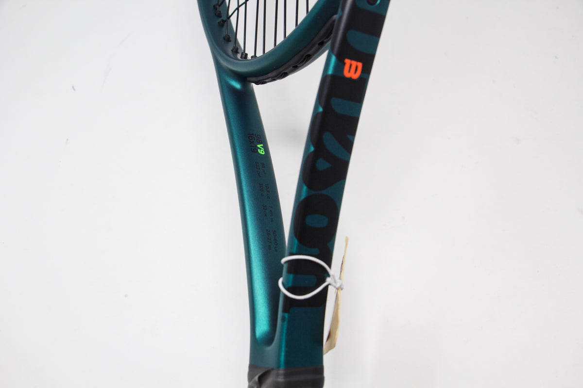 Wilson Blade 98 V9 (2024) Refurbished Tennis Racket