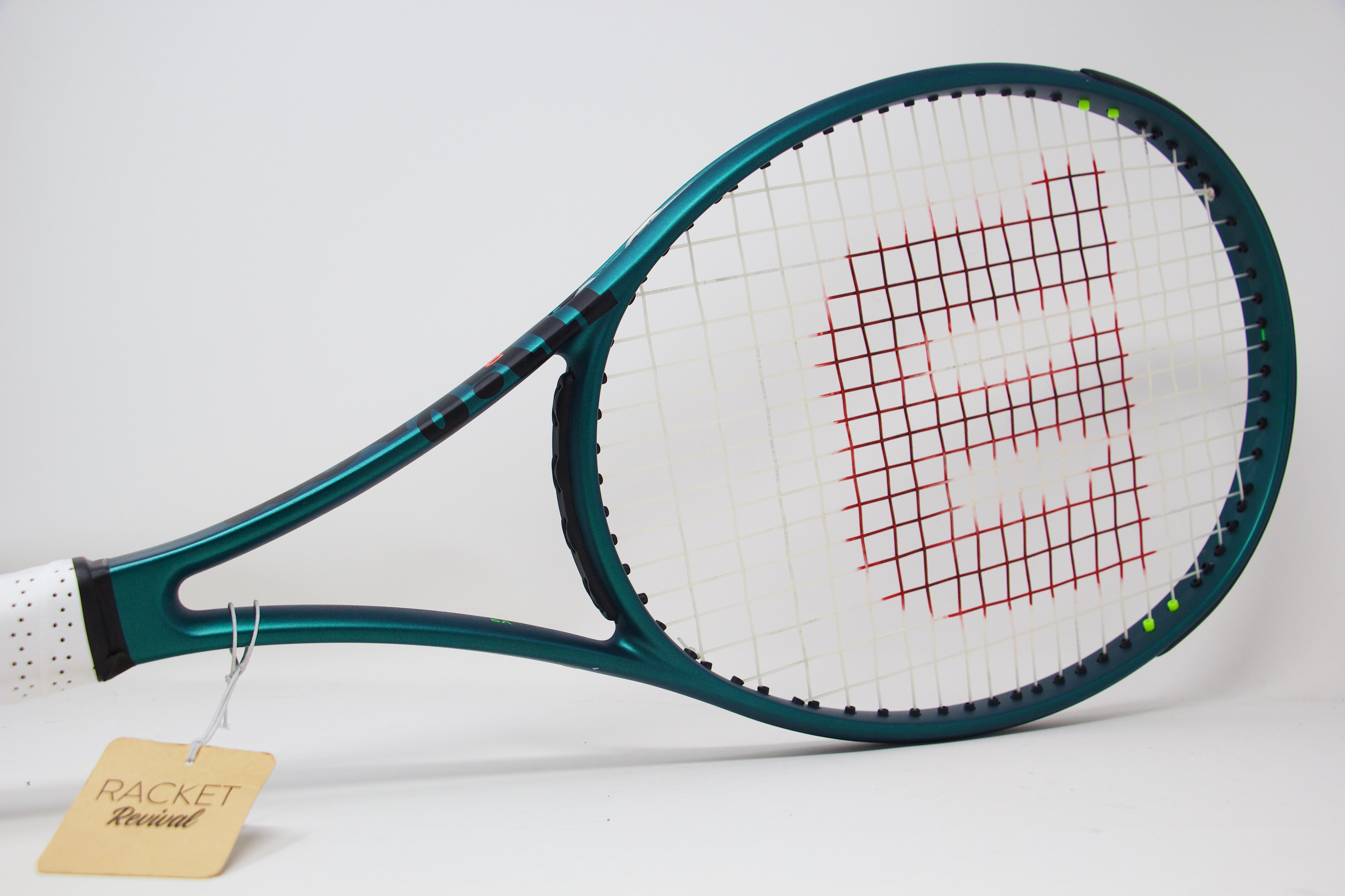Wilson Blade 101L Refurbished Tennis Racket