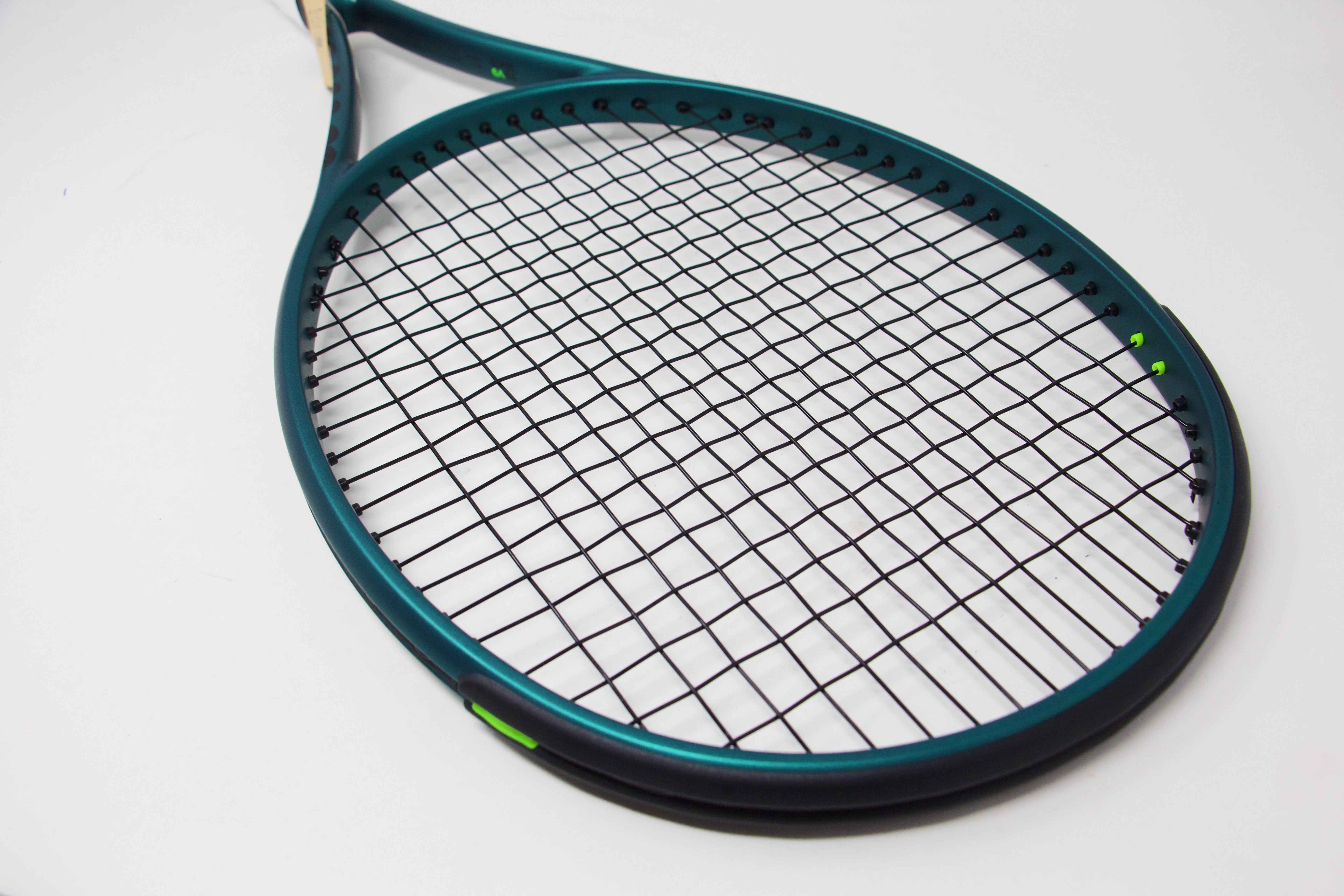Wilson Blade 98 V9 (2024) Refurbished Tennis Racket