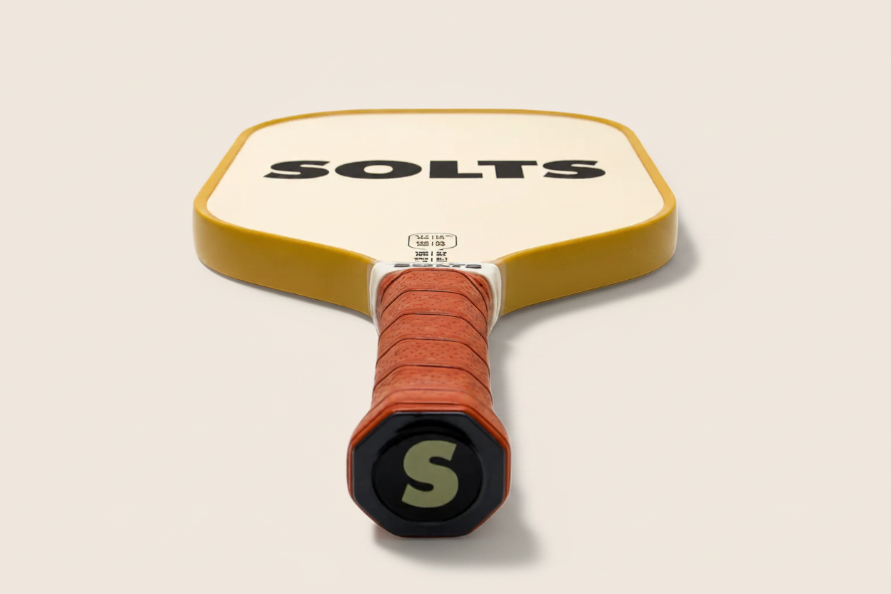SOLTS CONTROL Pickleball Paddle in Amber Haze
