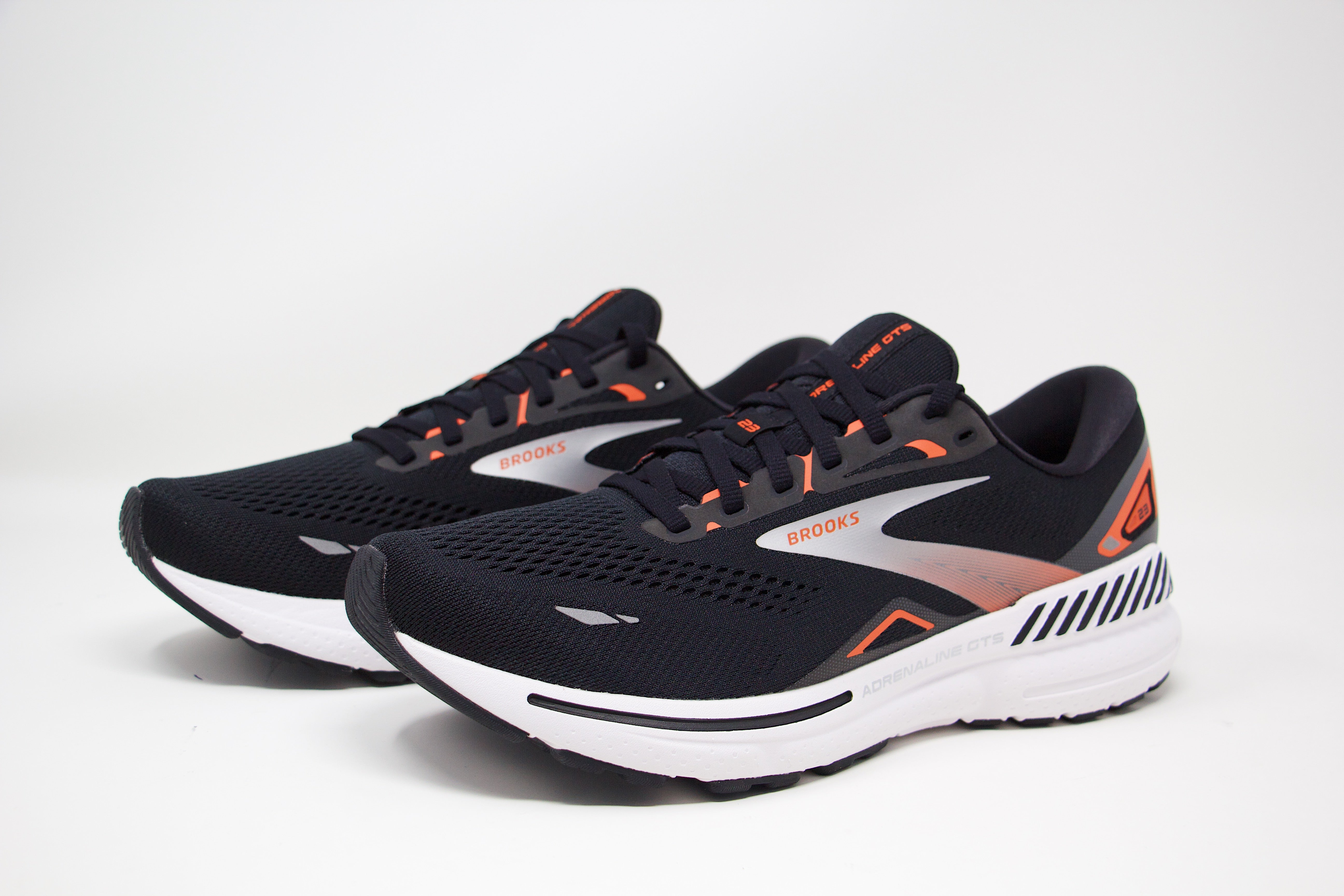 Brooks shoes sport on sale