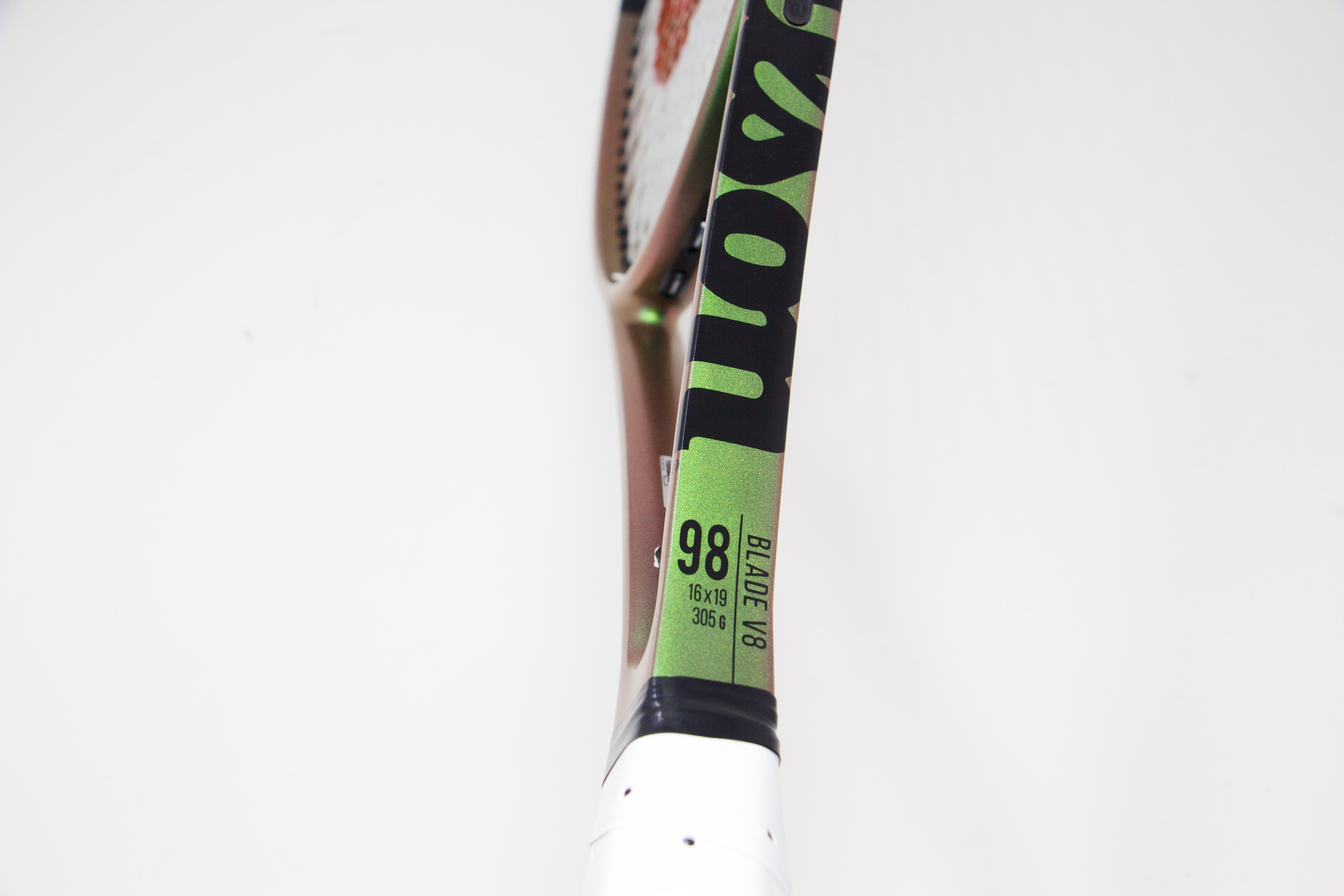 Wilson Blade 98 16x19 V8 Refurbished Tennis Racket
