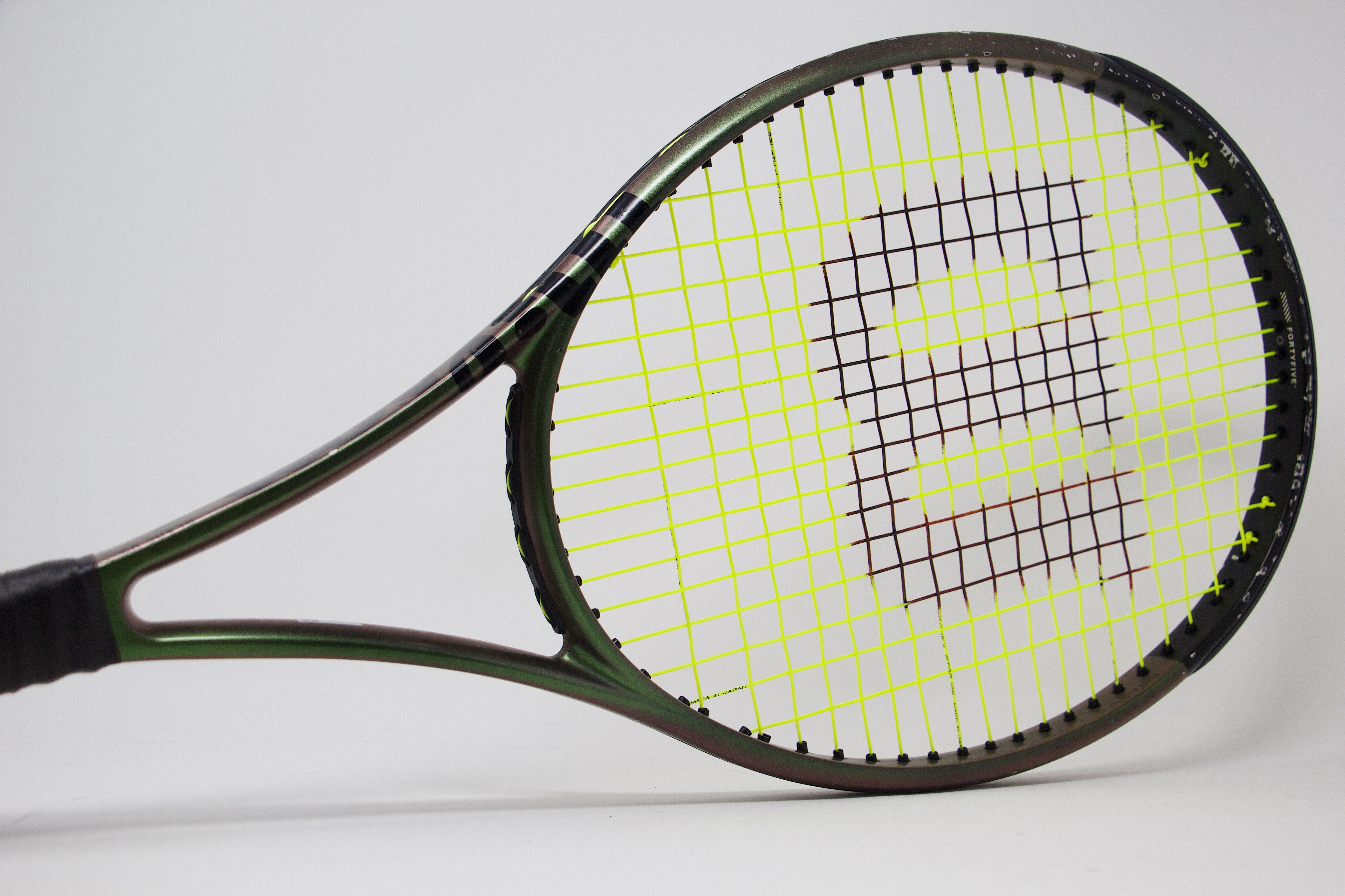 Wilson Blade 100L V8 Refurbished Tennis Racket