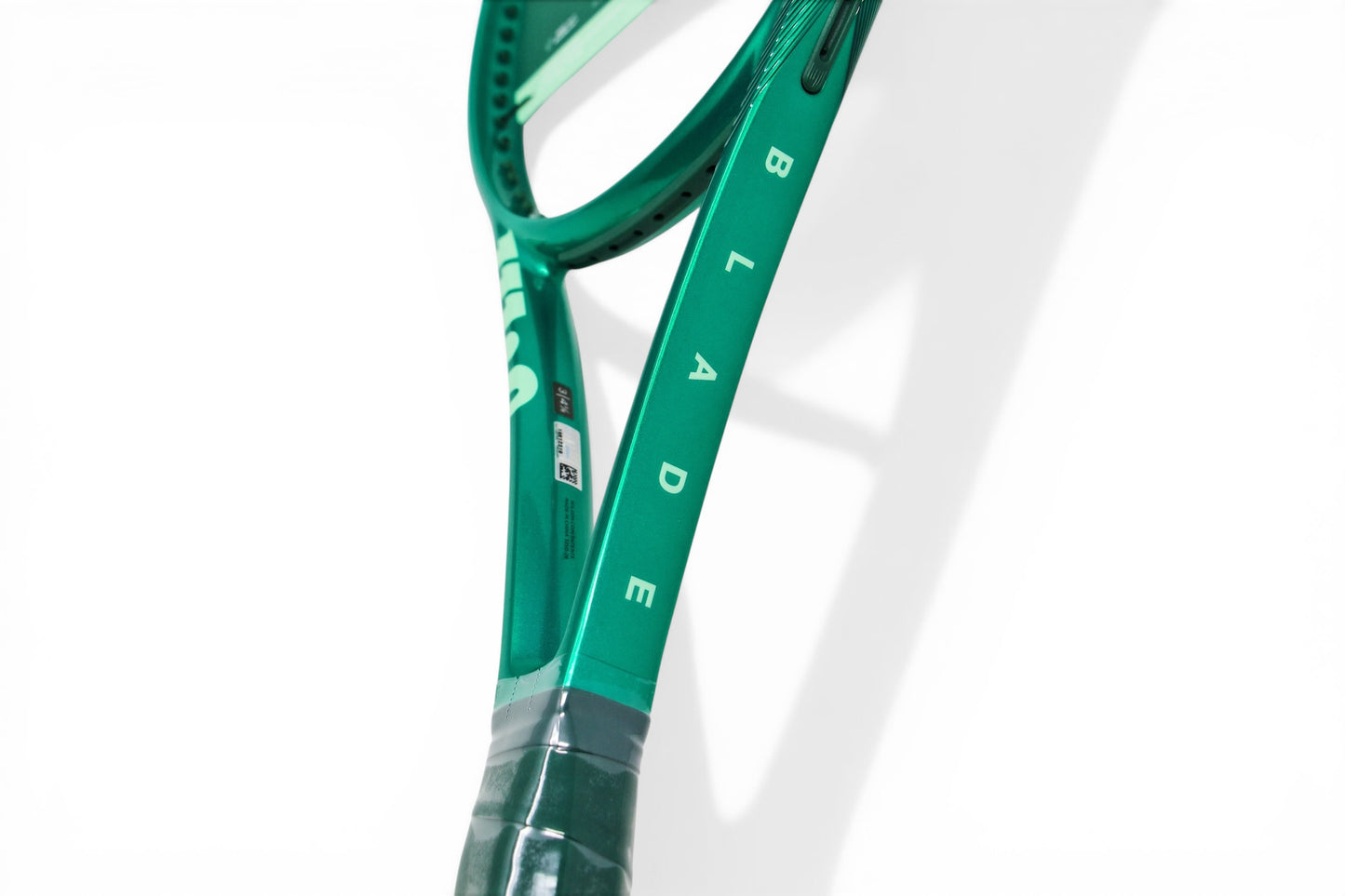 Wilson Blade 100 V10 (2026) Tennis Racket